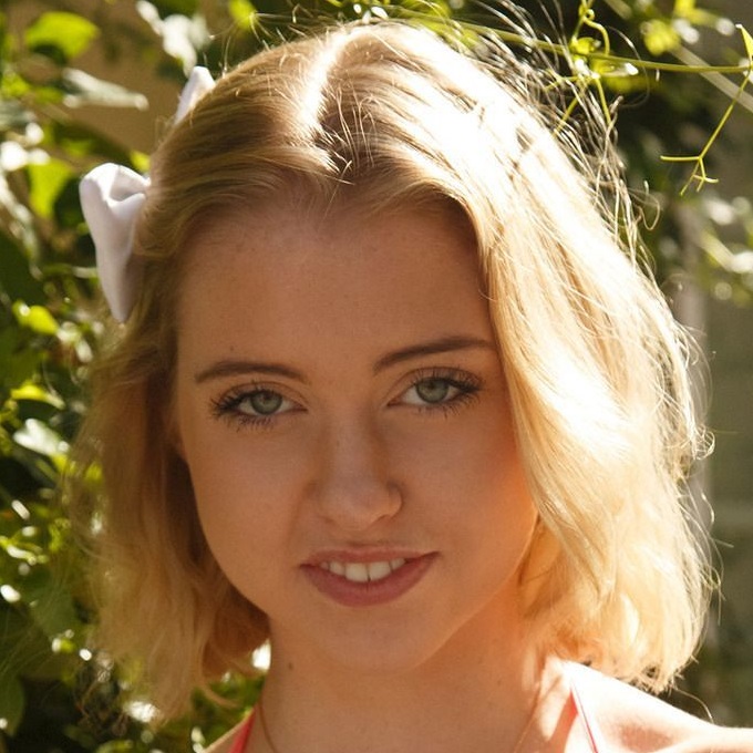 Chloe Cherry