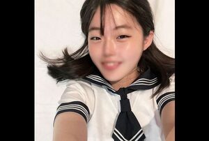 [FC2-PPV-4529249] Naive 18-year-old schoolgirl in uniform sucks an old man's dick and takes a deep creampie
