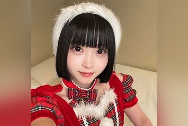 fc2-ppv-4673769-yuna-looking-irresistibly-cute-in-her-christmas-cosplay