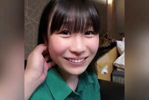 [FC2-PPV-4713971] Pure country girl's first shoot and first creampie, doing it just to pay for training, hairy, no mosaic