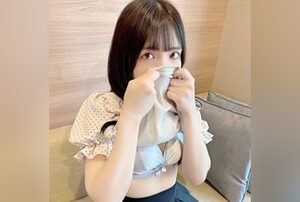 [FC2-PPV-4737724] Sheltered schoolgirl Ami experiences her first multiple orgasms with an older man, her slender body trembling with pleasure