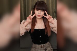 [FC2-PPV-4810702] Rumored pure-faced black-haired beauty (21) from Okubo Park: neat miniskirt family restaurant clerk loses control in her first AV
