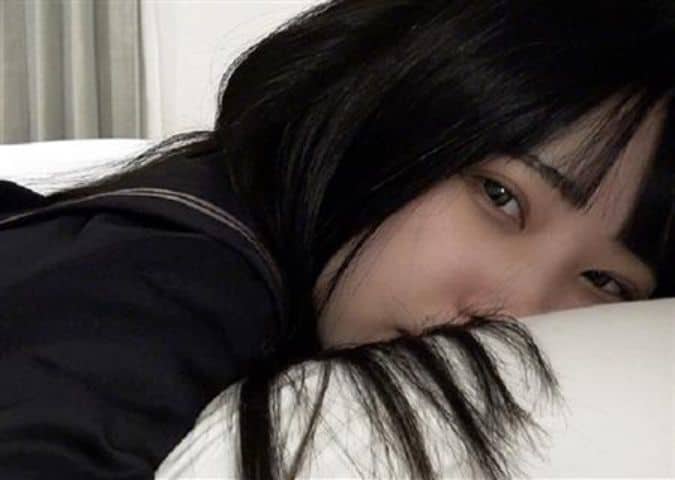 fc2-ppv-2705511-18-year-old-mari-chan-makes-her-debut-now-that-her-appearance-ban-is-lifted