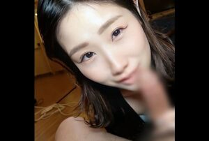 [FC2-PPV-3222582] Fair-skinned beauty from the shared lounge loves sucking cock with a ladylike smile