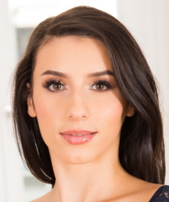 Nicole Aria